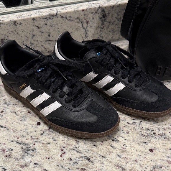 Adidas sambas Black and White Sneakers - Picture 2 of 4